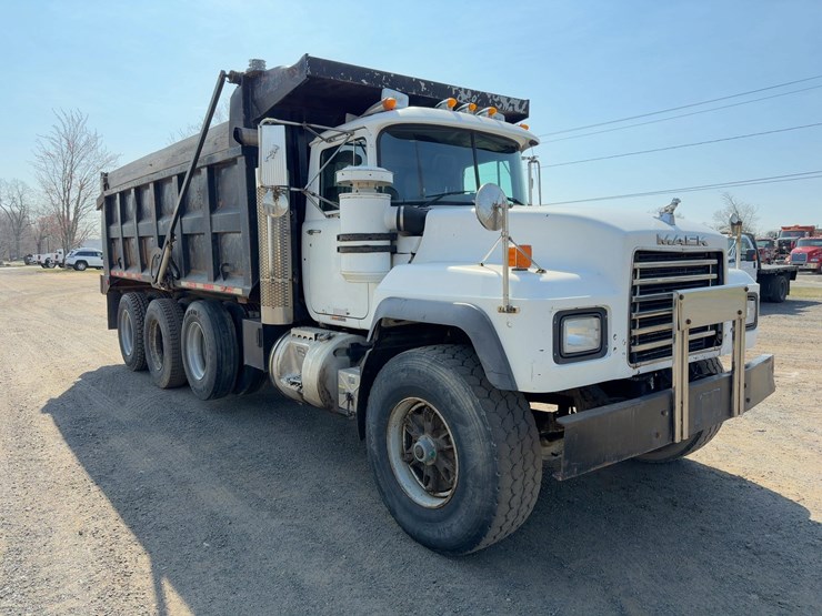 2001-mack-rd688s-image-7
