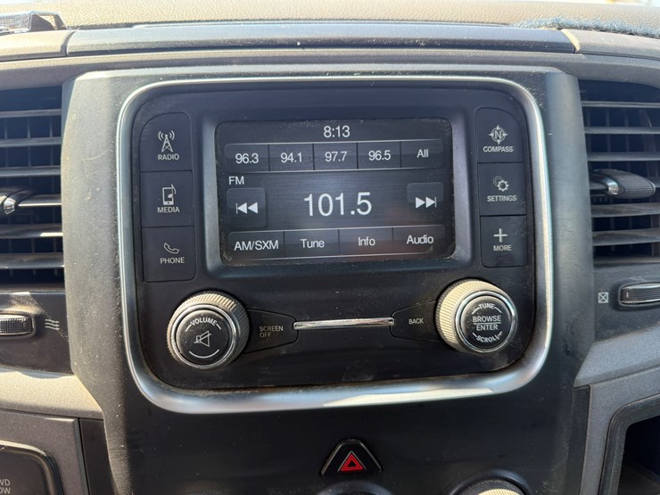 #1061-•-2016-ram-5500-heavy-duty-service-truck-image-40