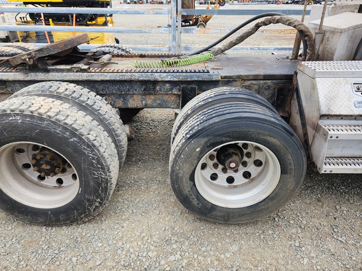 2006-kenworth-t800-image-16