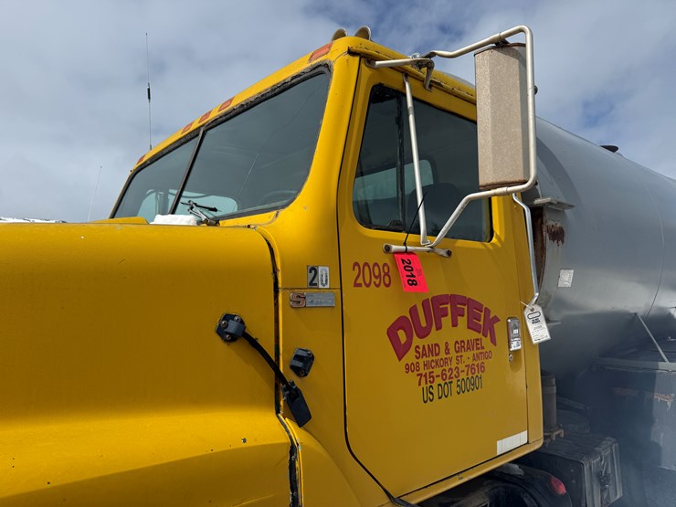 #2018-•-1978-international-f-2275-tandem-axle-water-truck-image-26