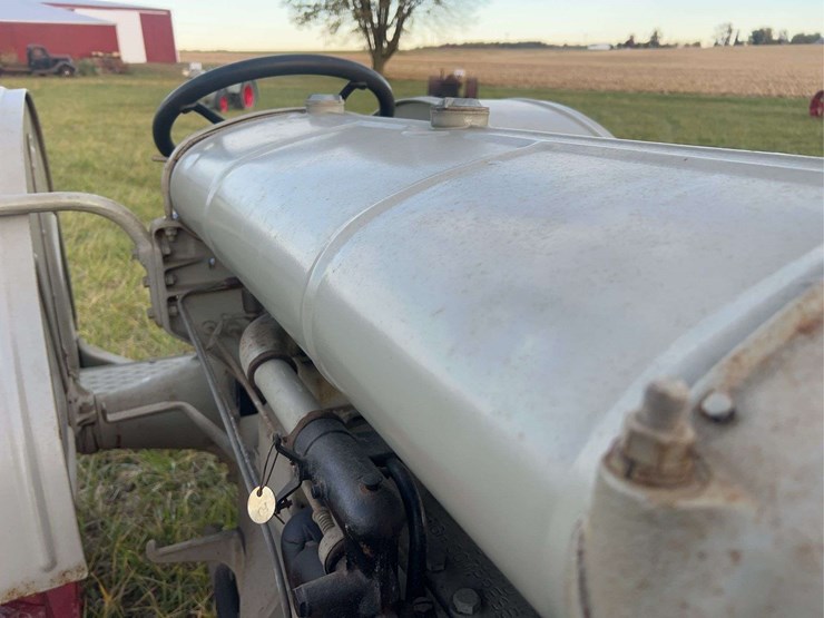 brand-new-never-used-1925-fordson-tractor-image-11
