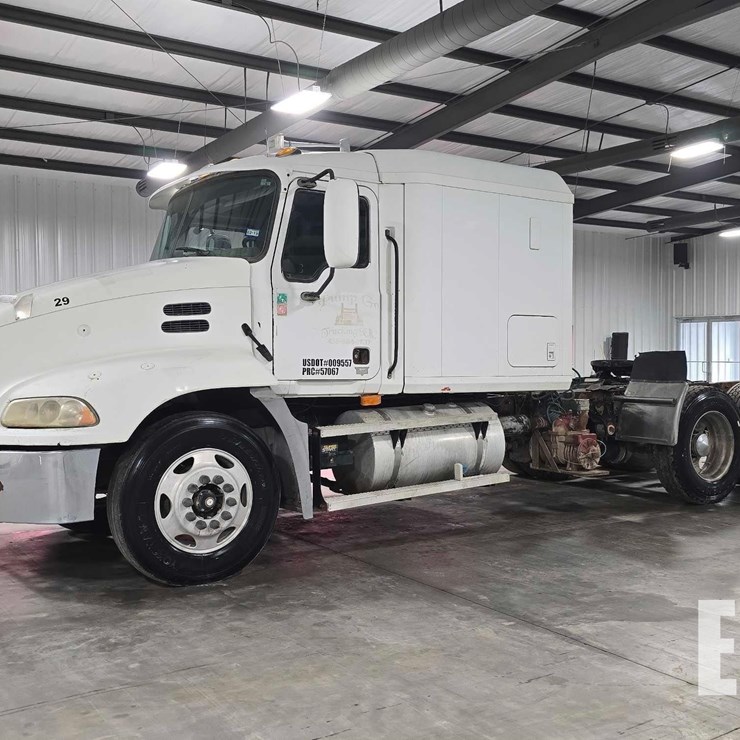 2004 MACK VISION CX613