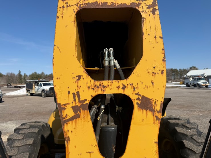 2007-caterpillar-tl1055-image-11