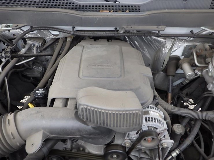 2017-chevrolet-2500-image-15