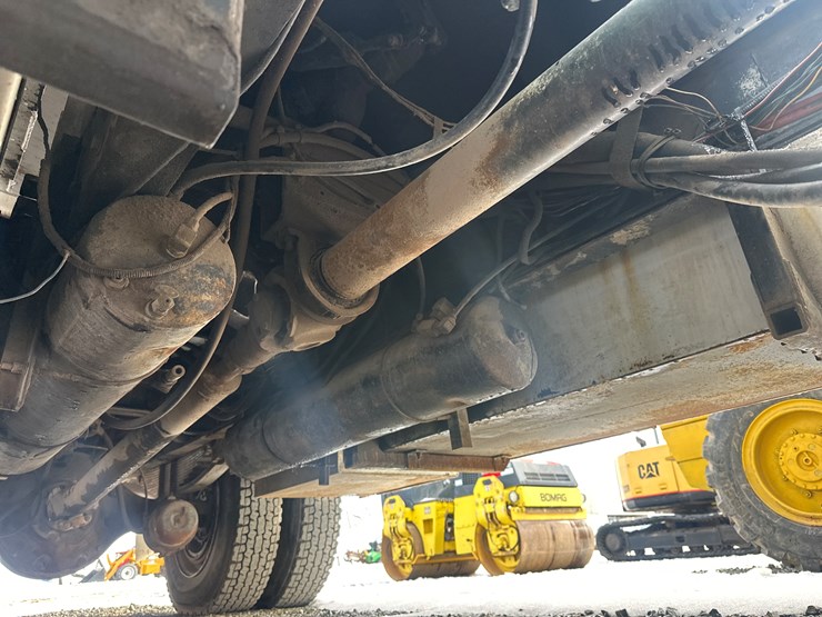 1995-international-8100-image-76