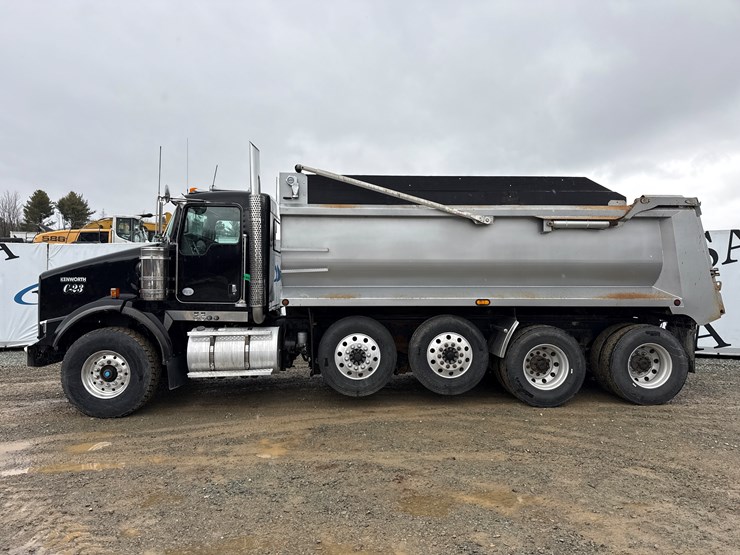 2014-kenworth-t800-image-2