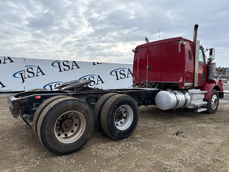 2012-massey-ferguson-8-image-5