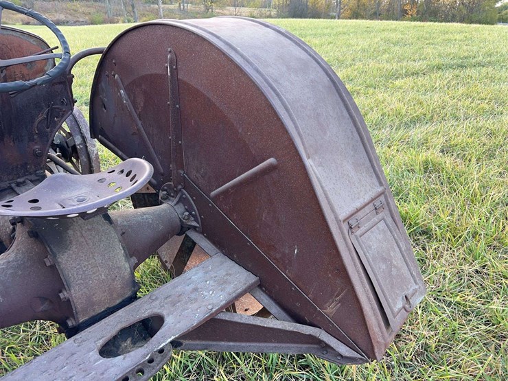 1924-fordson-tractor-image-34