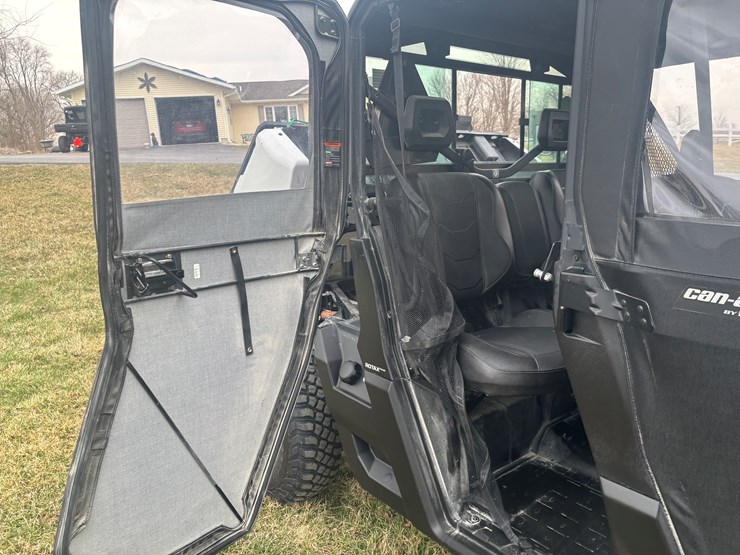 #2311-•-2023-can-am-hd-9-defender-xt-4x4-utv-image-59