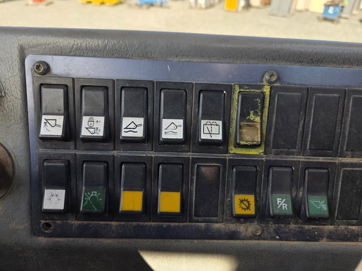 volvo-l120d-image-60