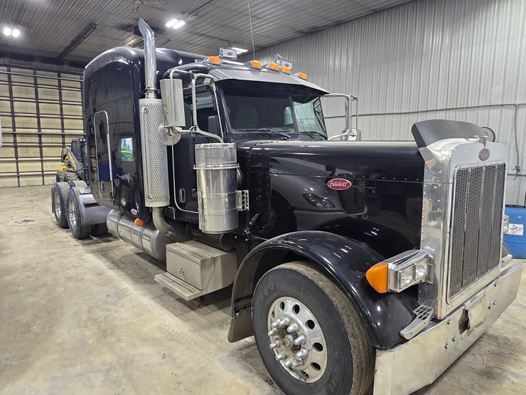 2005-peterbilt-379-image-4