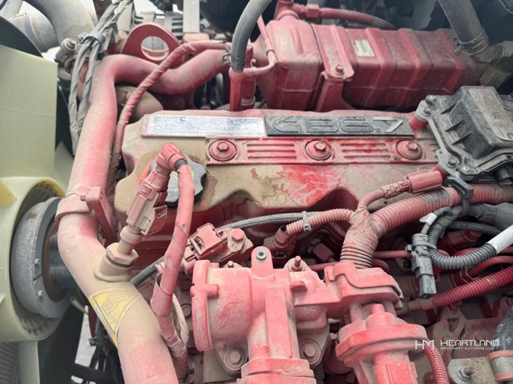 2023-freightliner-m2-106-image-43