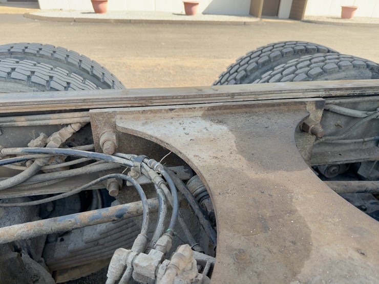 2001-mack-rd688s-image-19