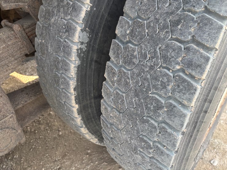 1999-sterling-l9513-image-89