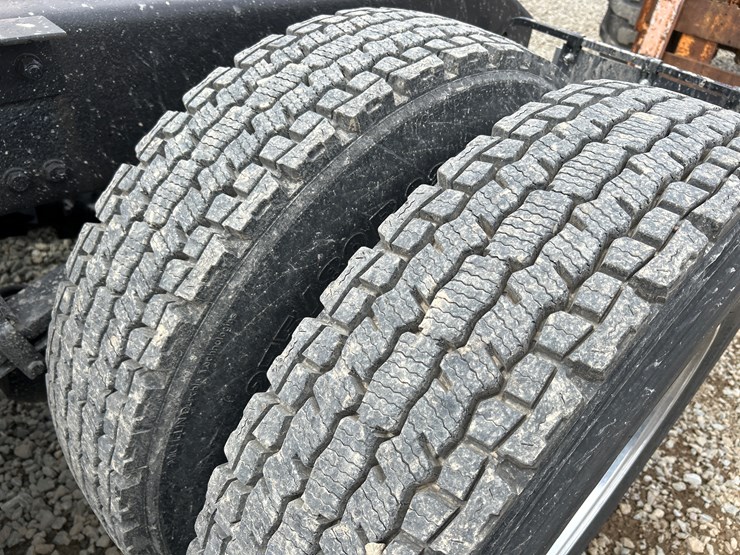 2015-kenworth-t680-image-84