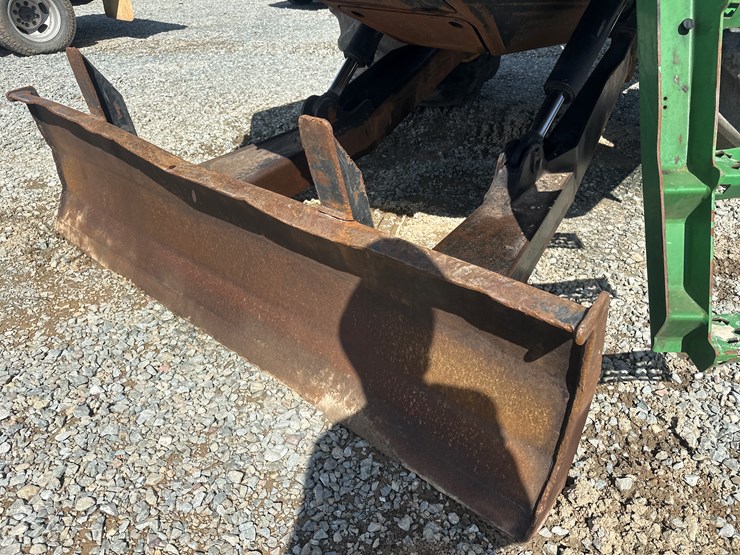 deere-1110e-image-22