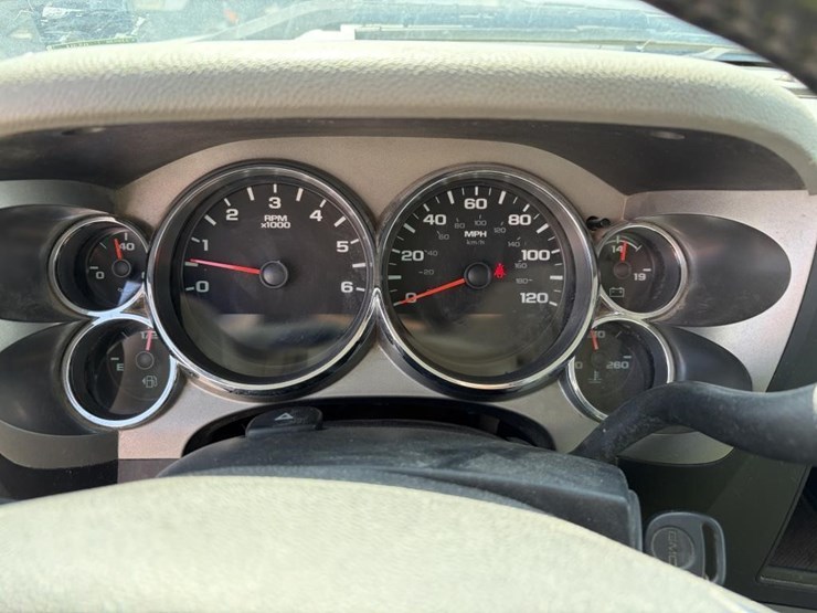 2012-gmc-sierra-2500-image-16