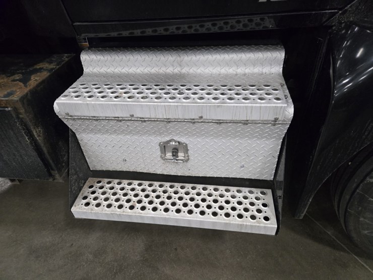 2015-kenworth-t680-image-18