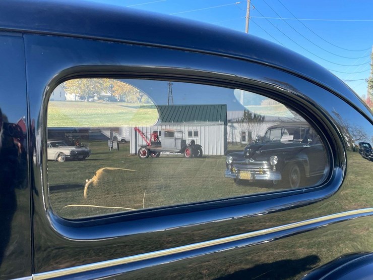 1938-ford-two-door-deluxe-sedan---original-car!-image-45