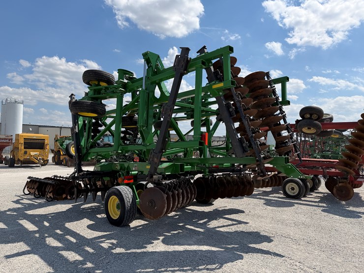 2014-john-deere-2623-image-13