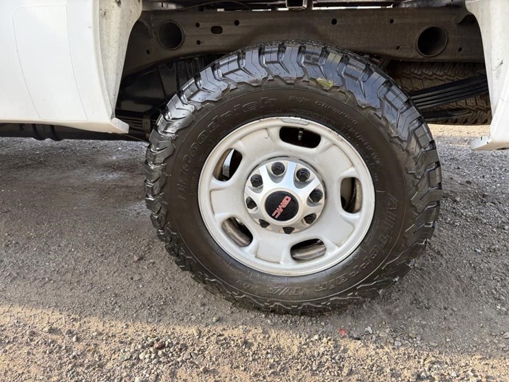 2012-gmc-sierra-2500-image-5