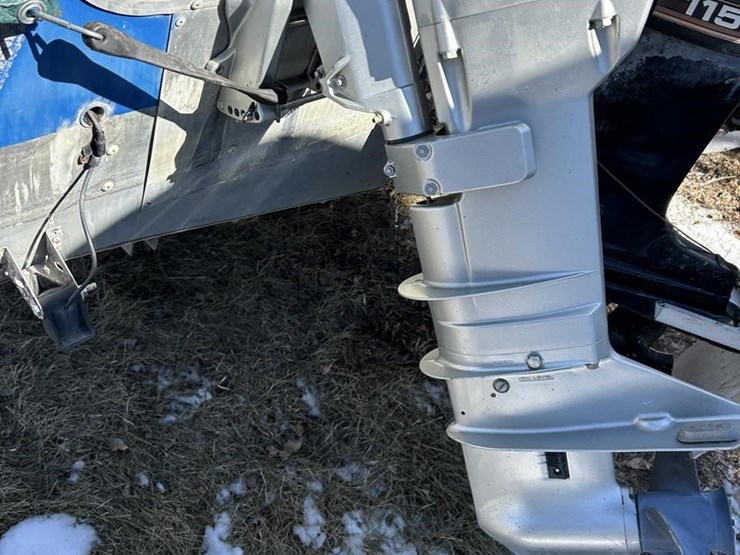 lund-16ft-fishing-boat-w/trailer-image-10