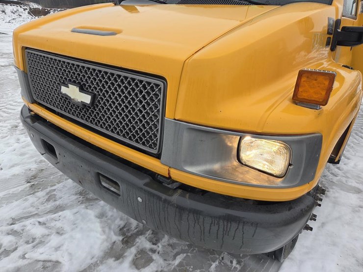 2005-massey-ferguson-8-image-10