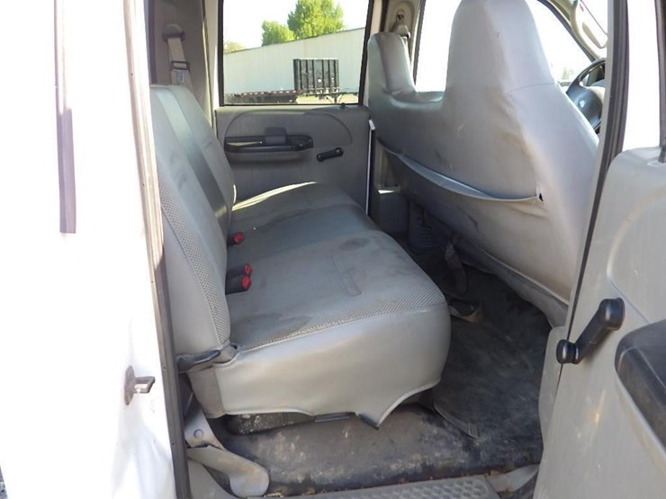 2005-ford-f450-image-21