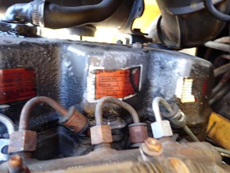 2012-new-holland-b95b-image-64