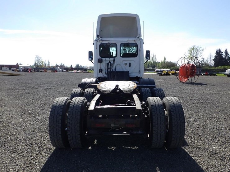 2018-freightliner-cascadia-125-image-6