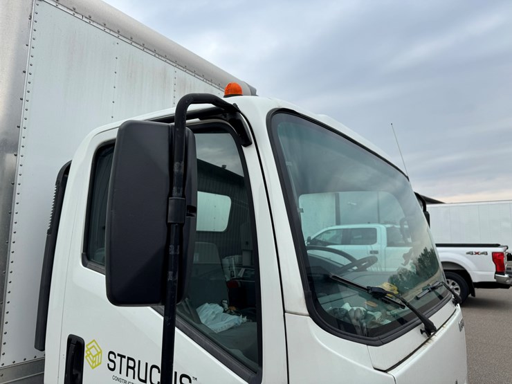 2019-isuzu-nrr-image-13