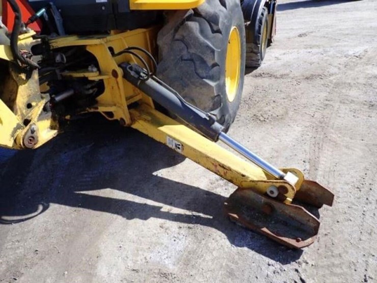 2012-new-holland-b95b-image-54