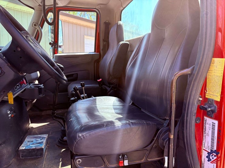 2007-international-7400-image-41