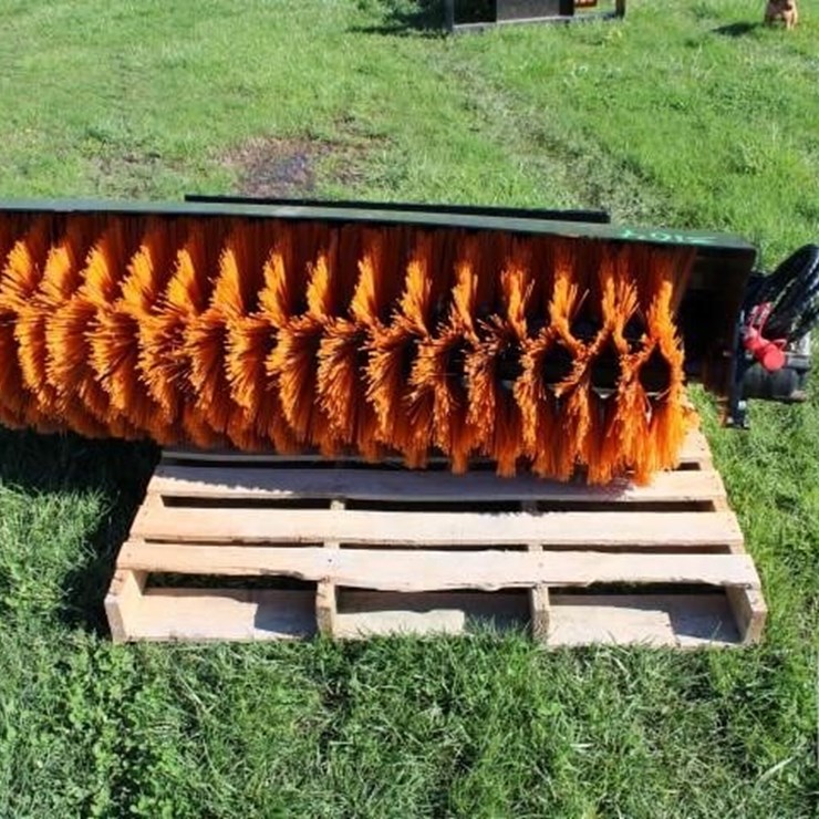 #3104 NEW 61" HYD BROOM FOR SKID STEER BY FUTURE M