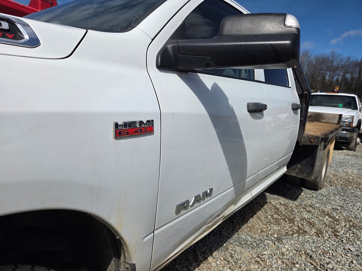 2019-dodge-3500hd-image-17