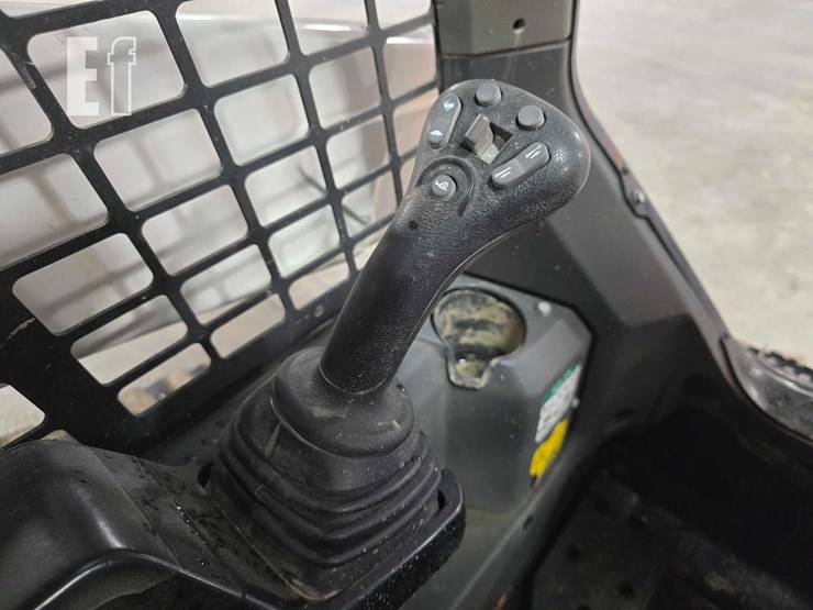 2020-bobcat-t76-image-16