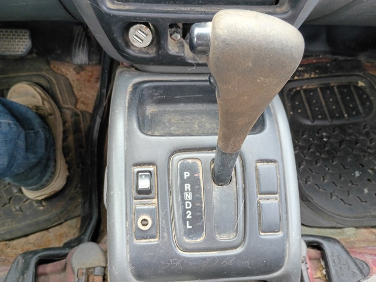 2000-chevrolet-tracker-image-48