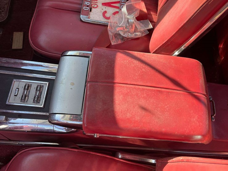 1965-ford-thunderbird-image-61