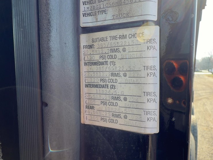 2006-mack-granite-cv713-image-35