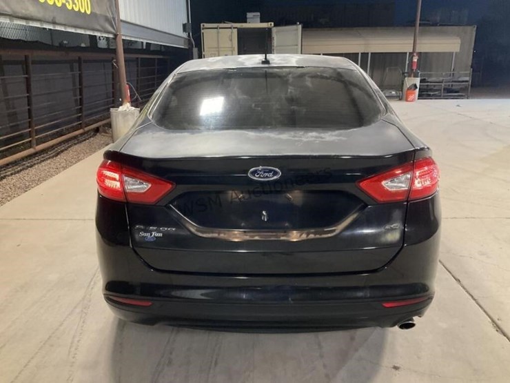 2014-ford-fusion-se-sdn-image-6