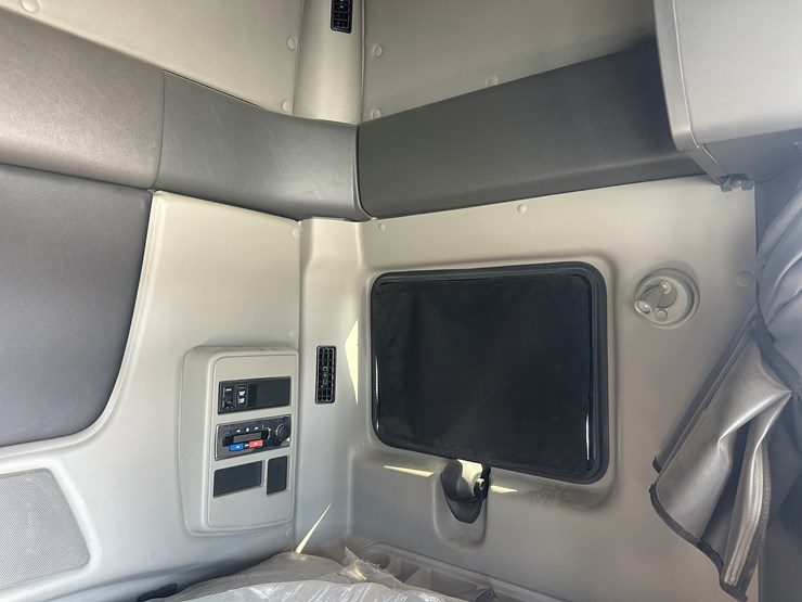 2017-international-lt-image-41