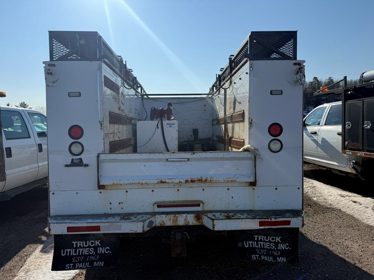 2012-ford-f550-xl-image-4