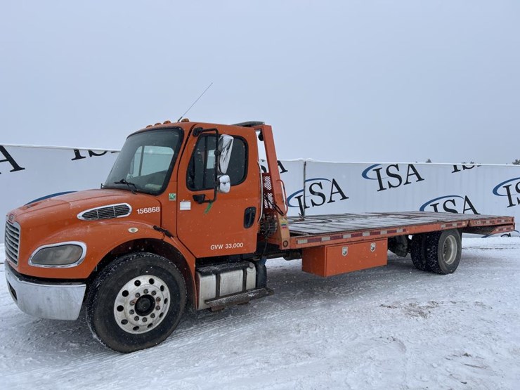 2016-massey-ferguson-8-image-1