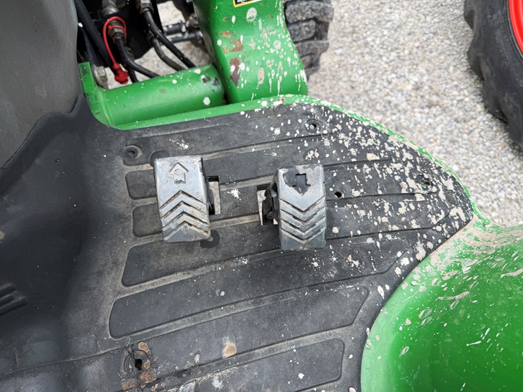 john-deere-4720-image-10