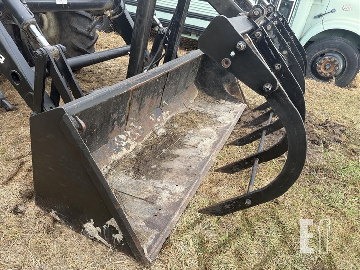 new-holland-tv140-image-18