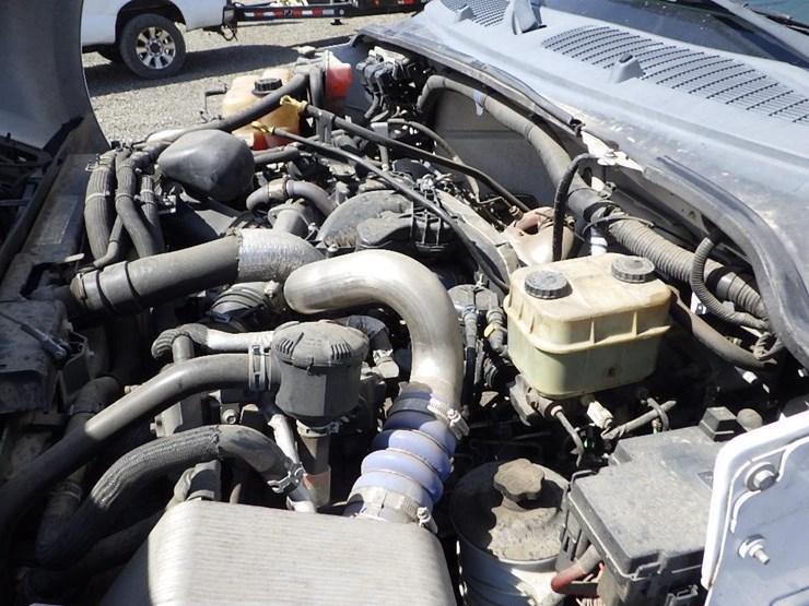 2016-ford-f650-xlt-image-16