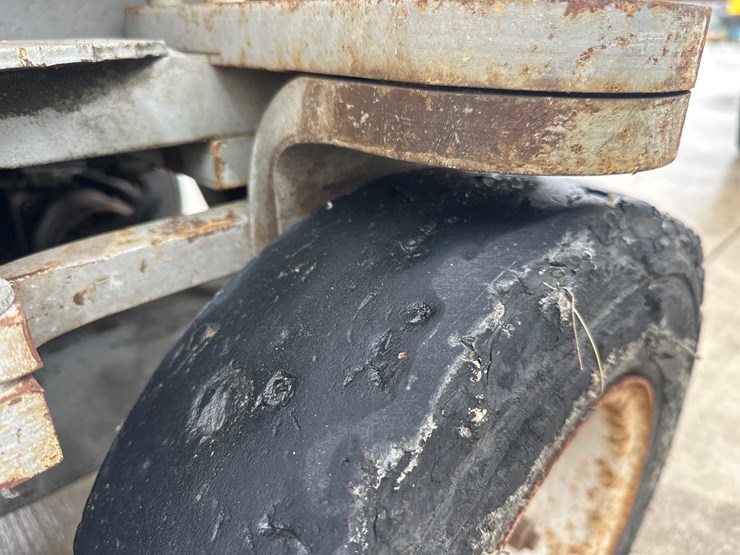 massey-ferguson-8-image-28