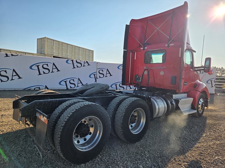 2015-kenworth-t680-image-5