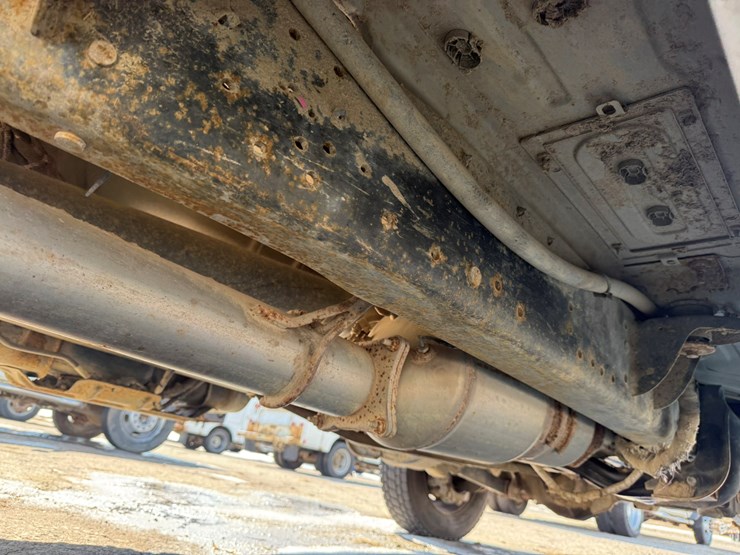 #2049-•-2015-ram-5500-heavy-duty-service-truck-image-27