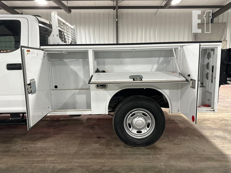 2022-ford-f350-image-9